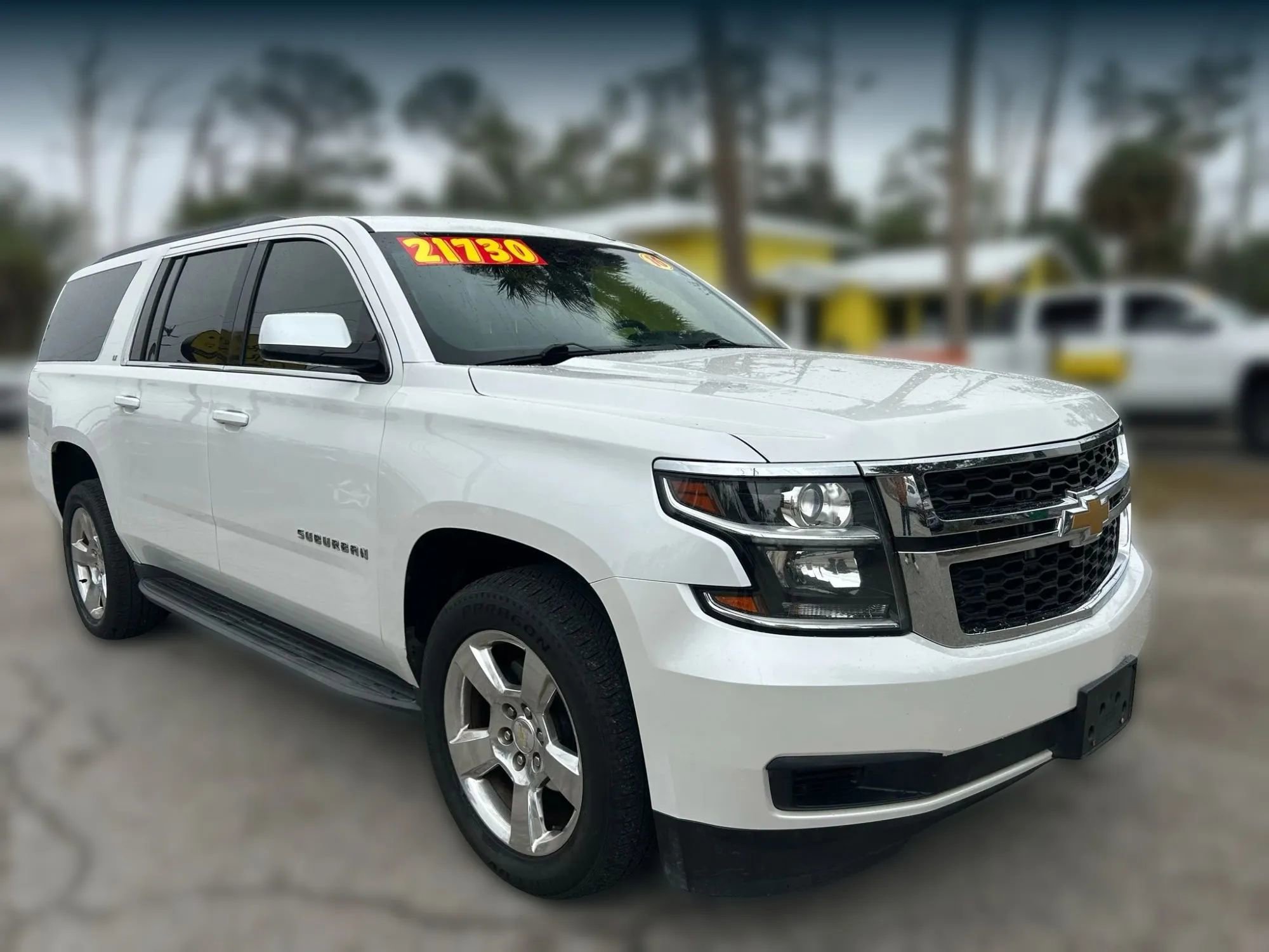 Used 2016 Chevrolet Suburban LT image 4