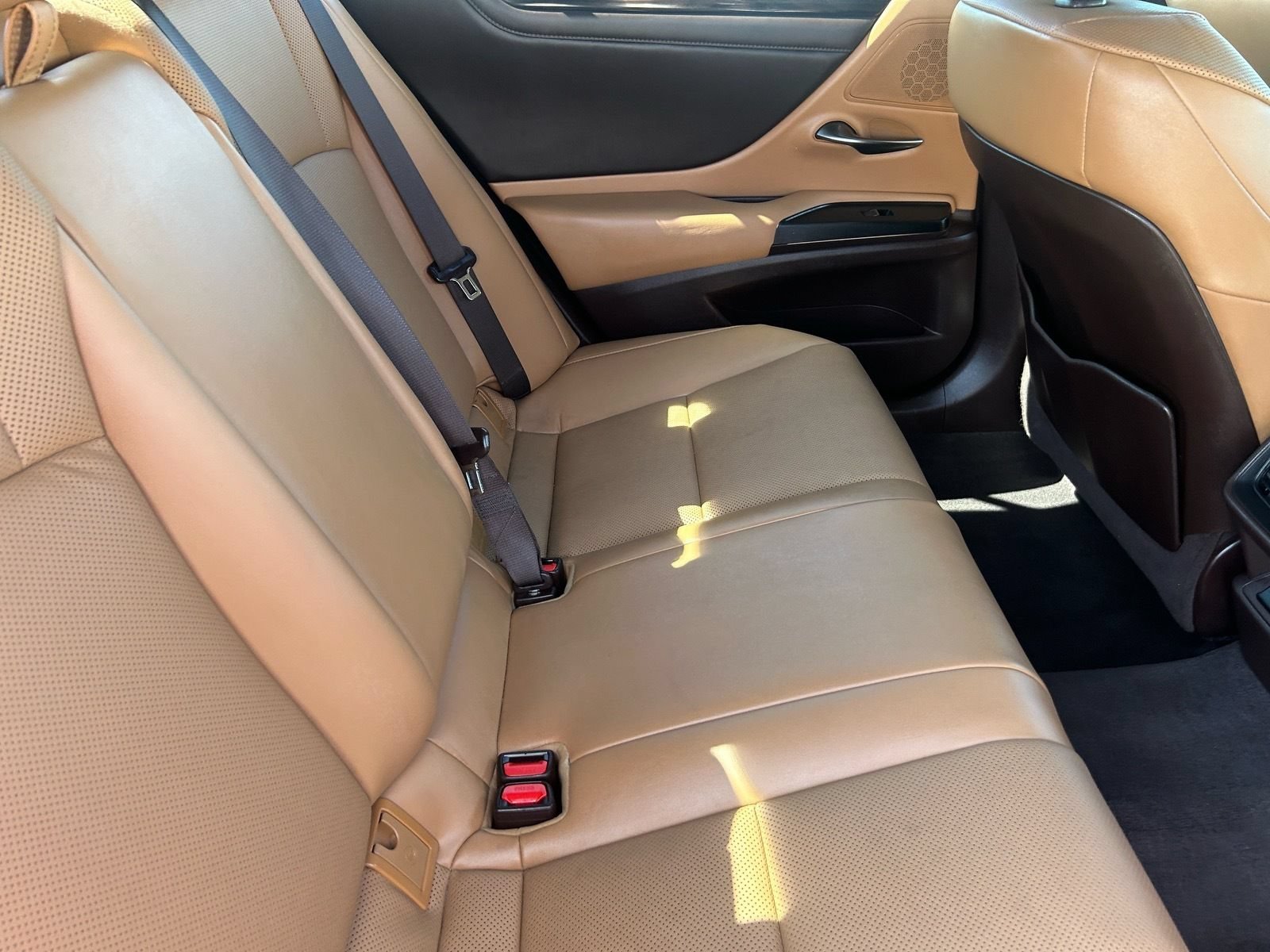 Used 2021 Lexus ES 300h w/ Premium Package FWD image 15