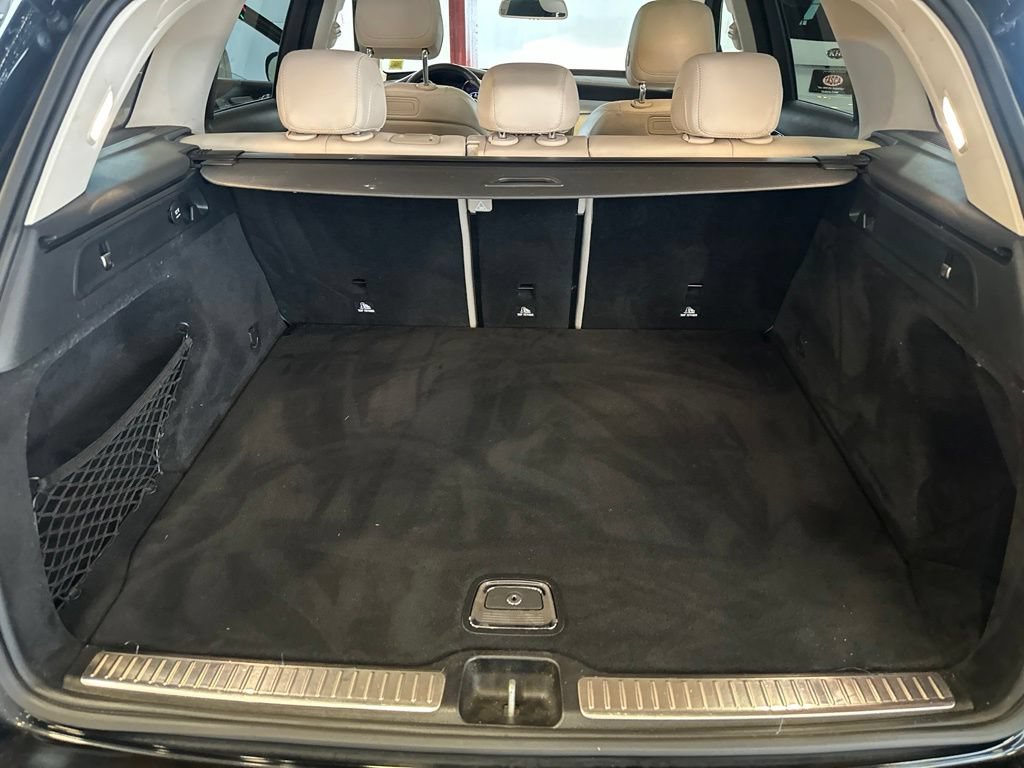 Used 2018 Mercedes-Benz GLC 300 4MATIC image 27