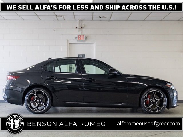 Used 2022 Alfa Romeo Giulia Veloce image 1