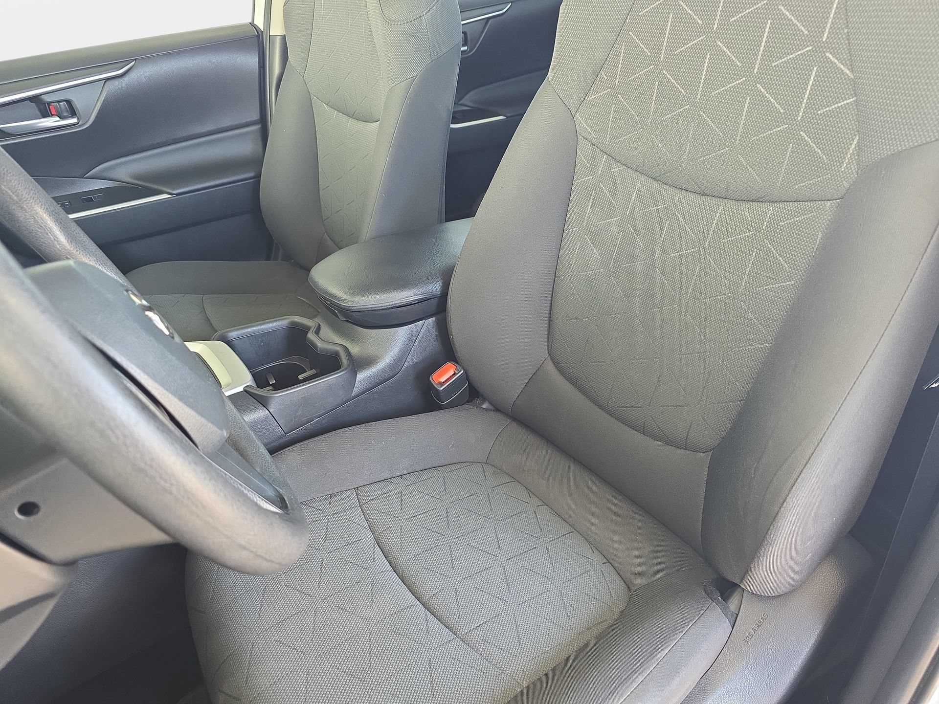 Used 2023 Toyota RAV4 XLE w/ Convenience Package FWD image 15