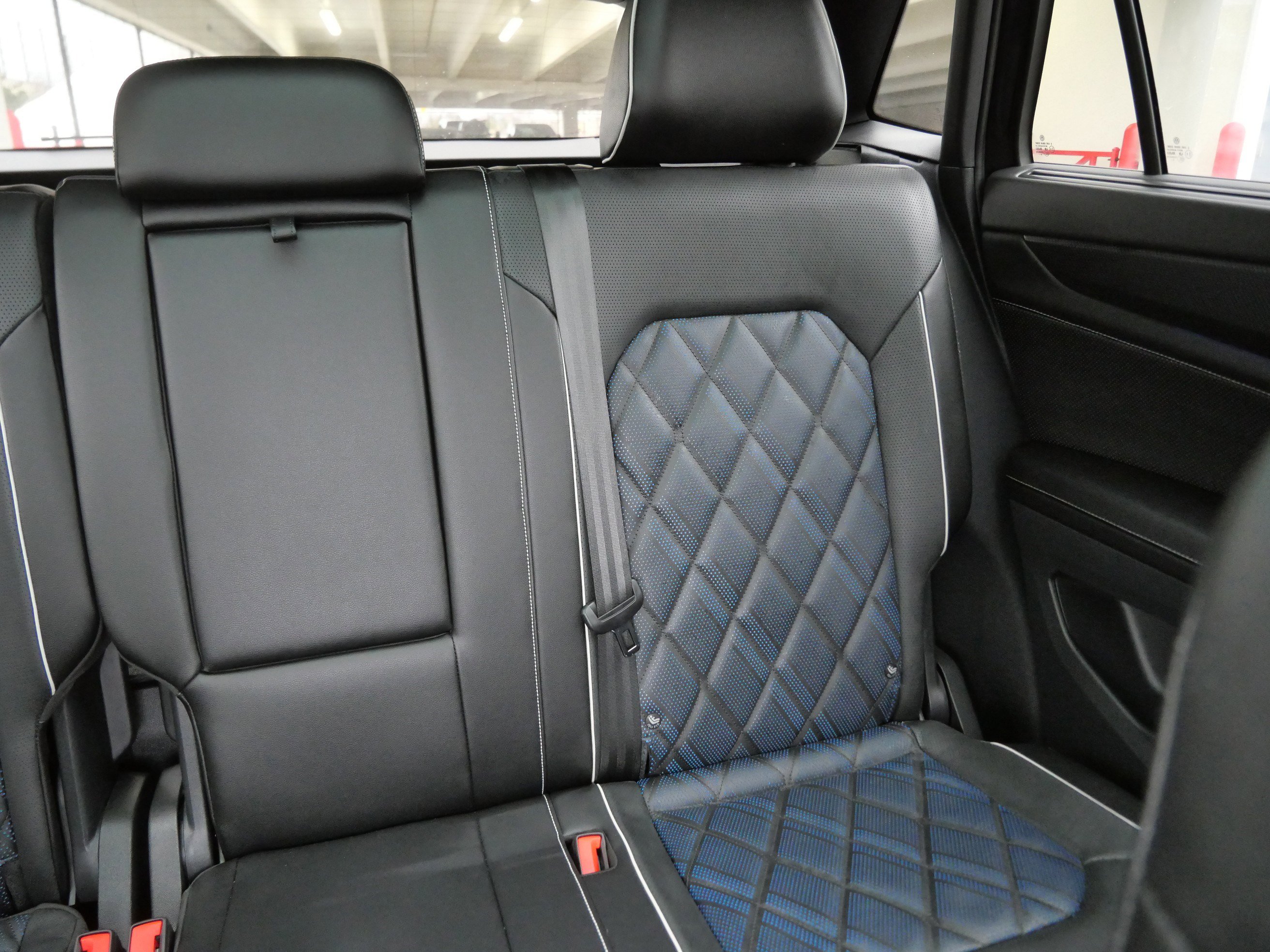 Used 2024 Volkswagen Atlas Cross Sport SEL Premium R-Line image 27