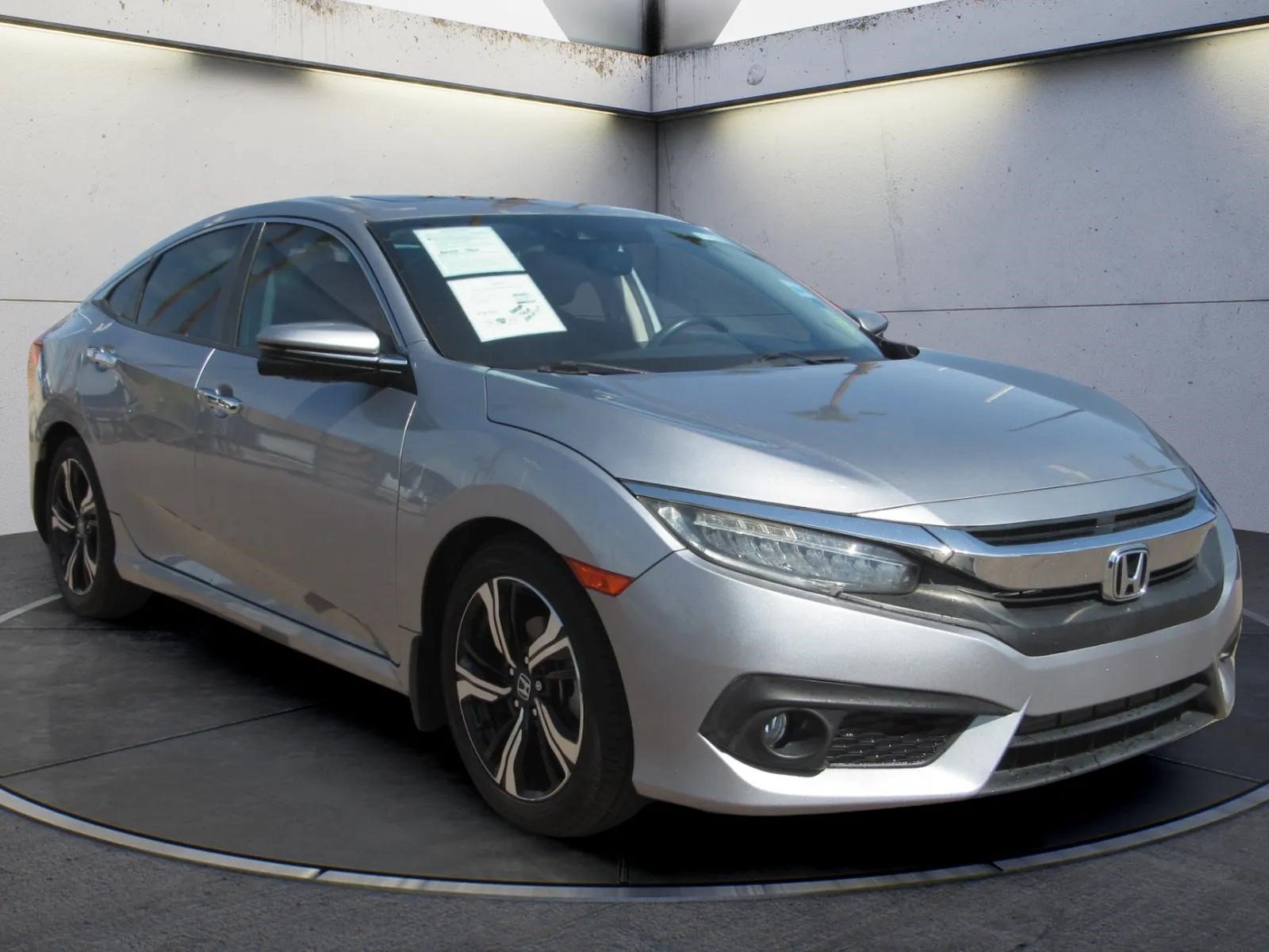 Certified 2017 Honda Civic Touring image 2
