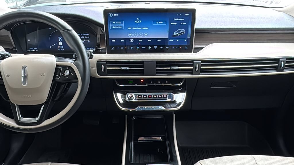 Used 2025 Lincoln Corsair Reserve FWD image 10