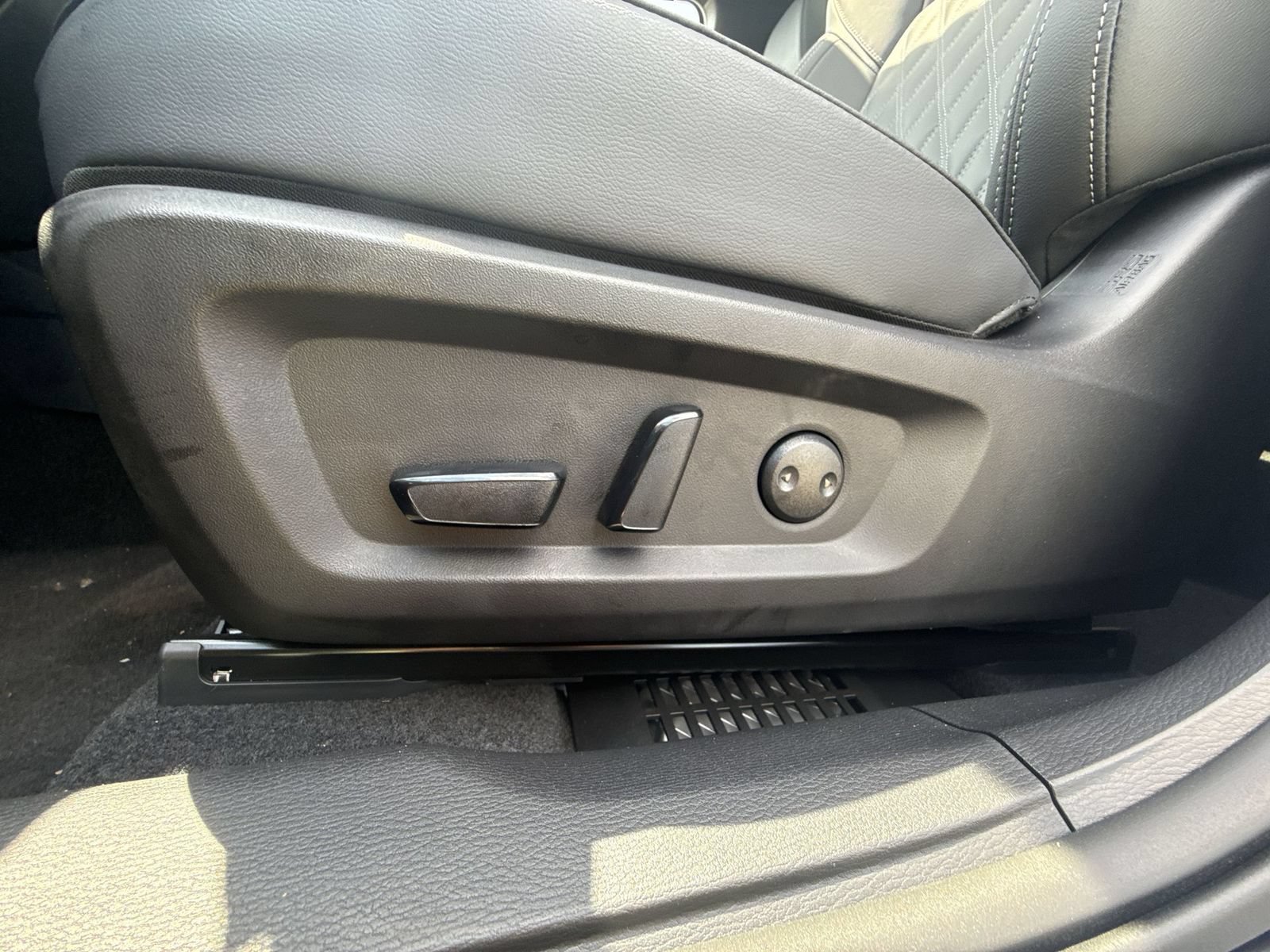 New 2026 Nissan Rogue Platinum AWD/4WD image 29