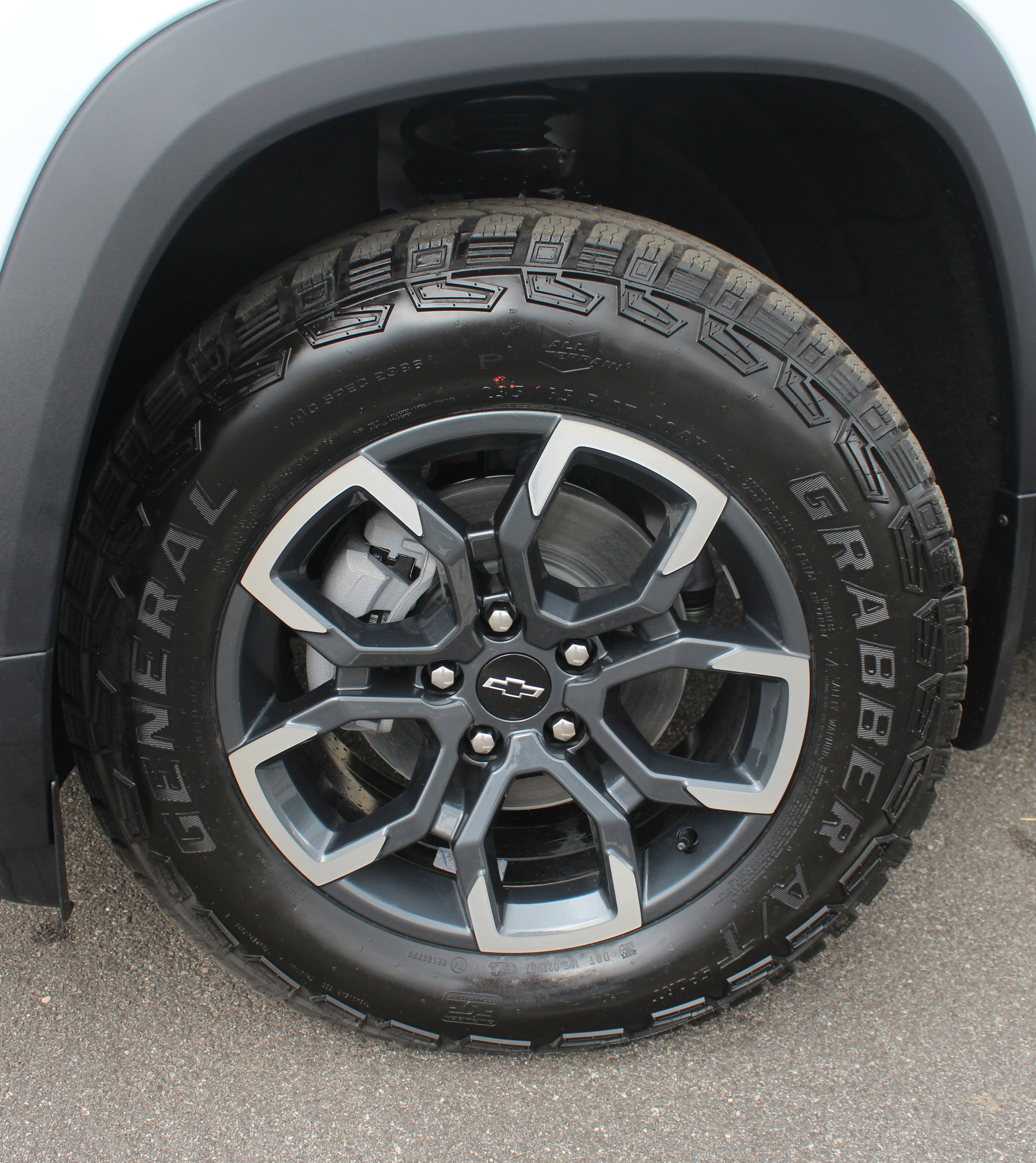 New 2026 Chevrolet Equinox ACTIV w/ LPO, Floor Liner Package image 18