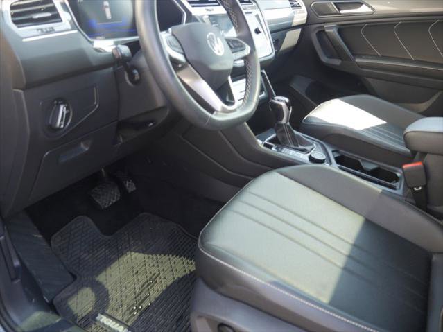 Used 2023 Volkswagen Tiguan SE w/ Panoramic Sunroof Package AWD/4WD image 19