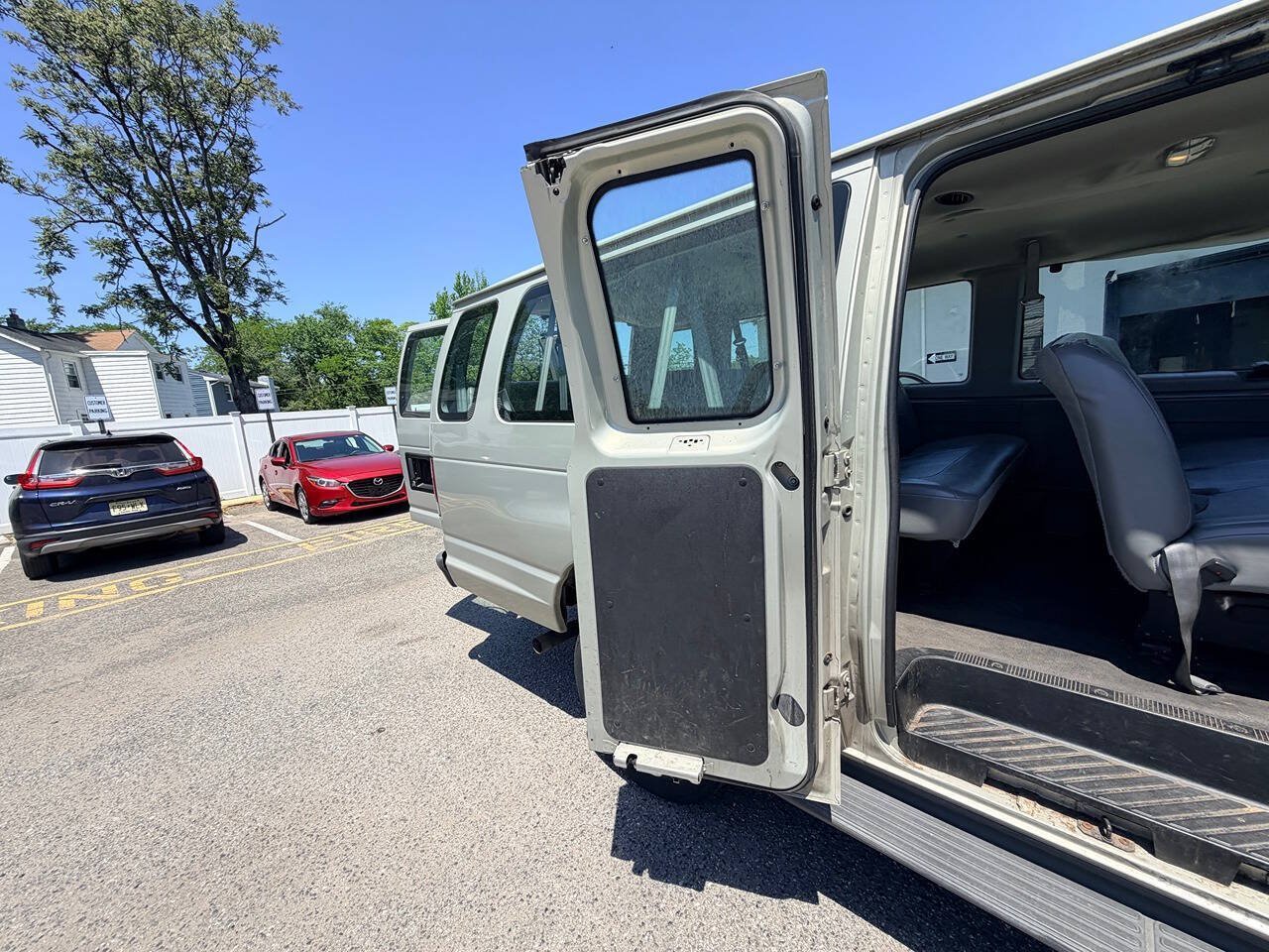 Used 2006 Ford E-350 and Econoline 350 XL RWD image 62