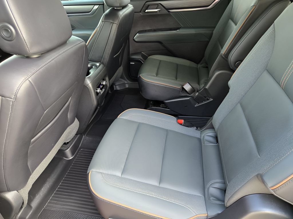 Used 2025 GMC Acadia AT4 w/ LPO, Floor Liner Package AWD/4WD image 27