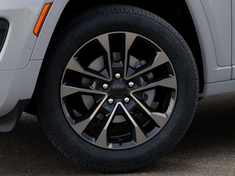 New 2025 Jeep Grand Cherokee Overland w/ Adv Protech Group III AWD/4WD image 9