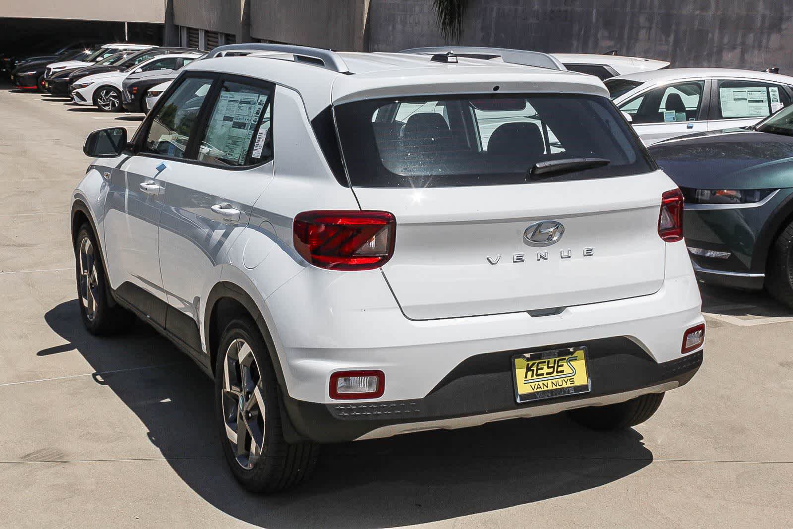 New 2026 Hyundai Venue SEL FWD image 7