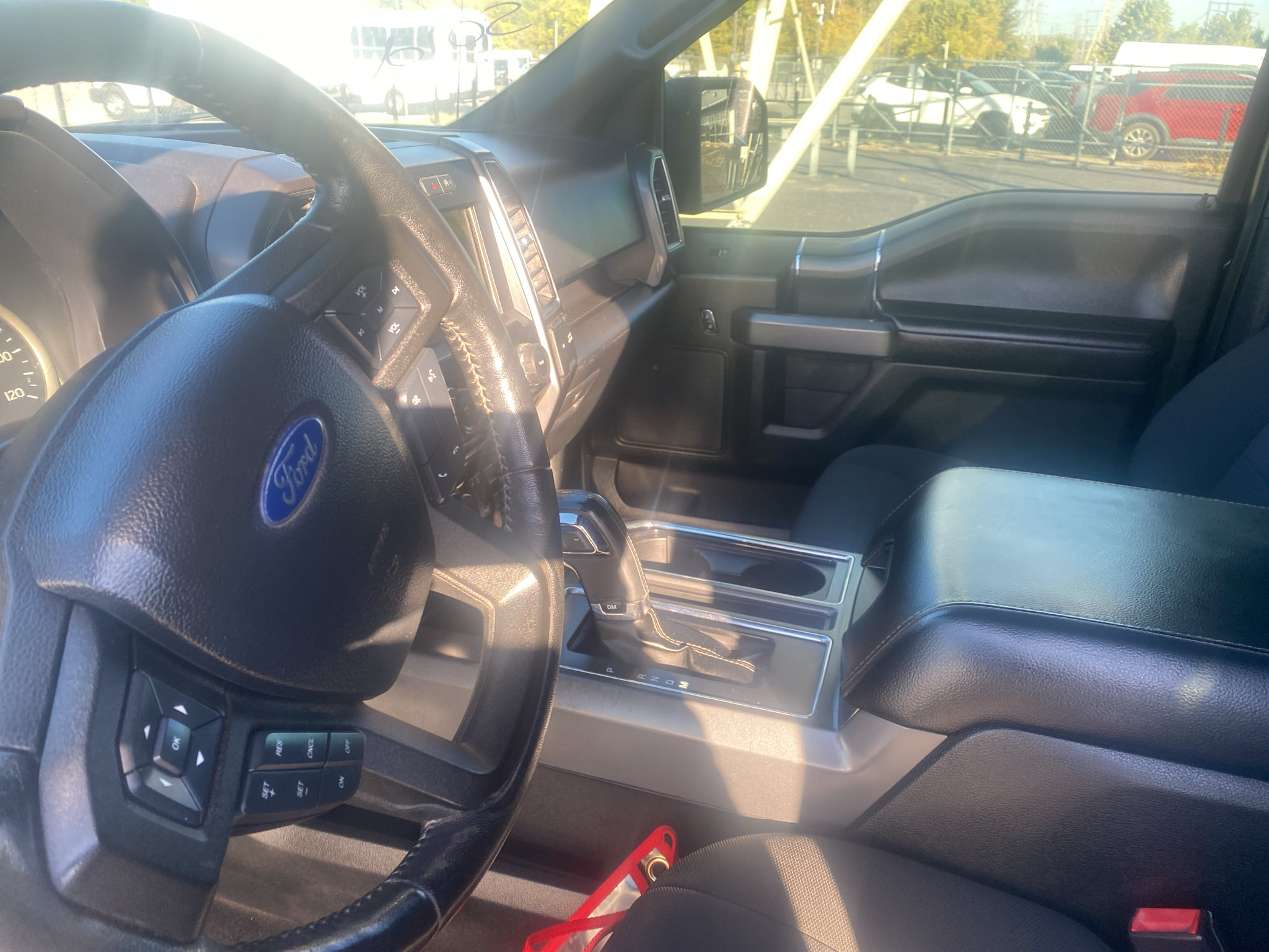 Used 2018 Ford F150 XLT w/ Equipment Group 302A Luxury AWD/4WD image 4
