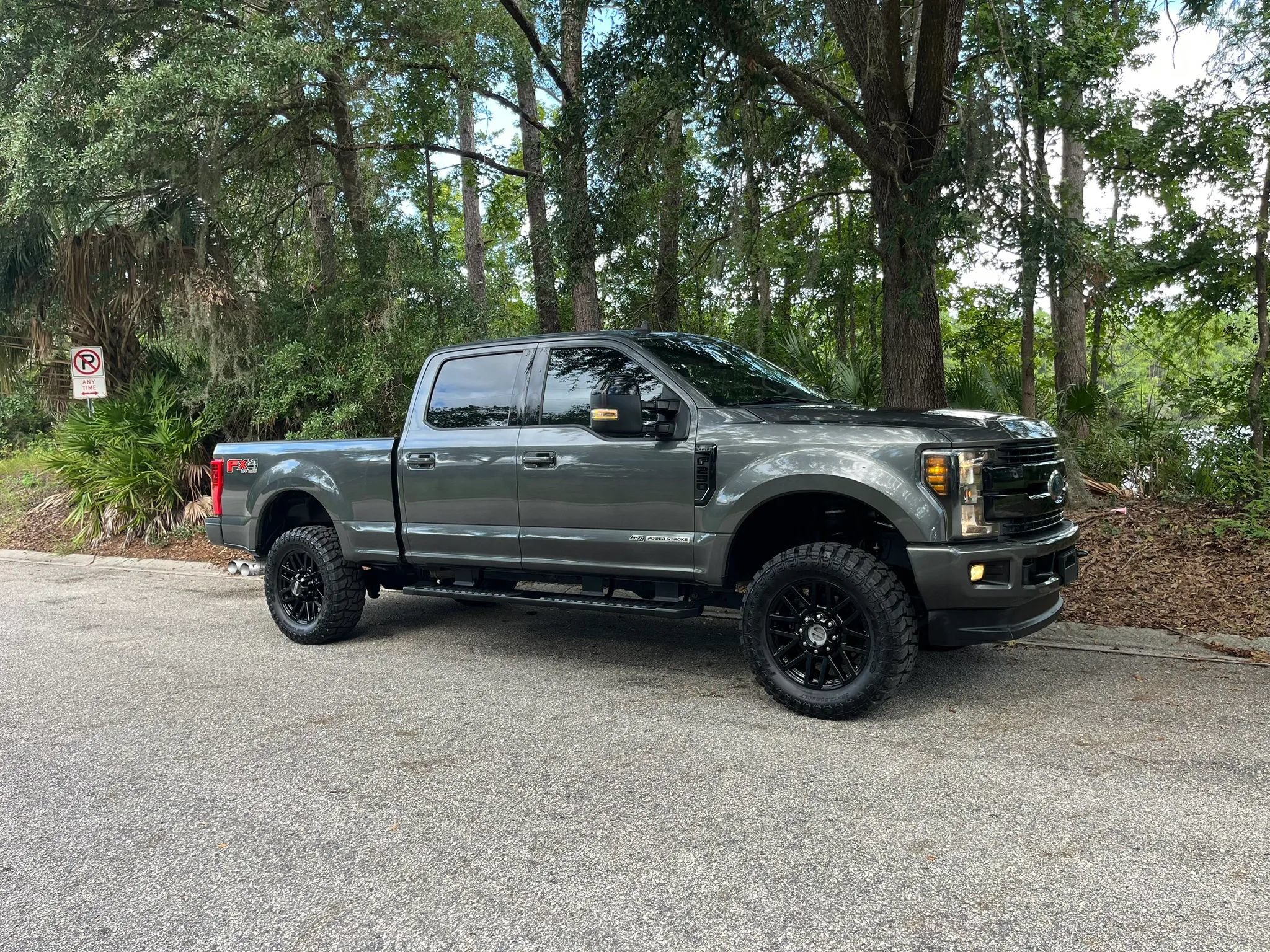 Used 2019 Ford F250 Lariat AWD/4WD image 2