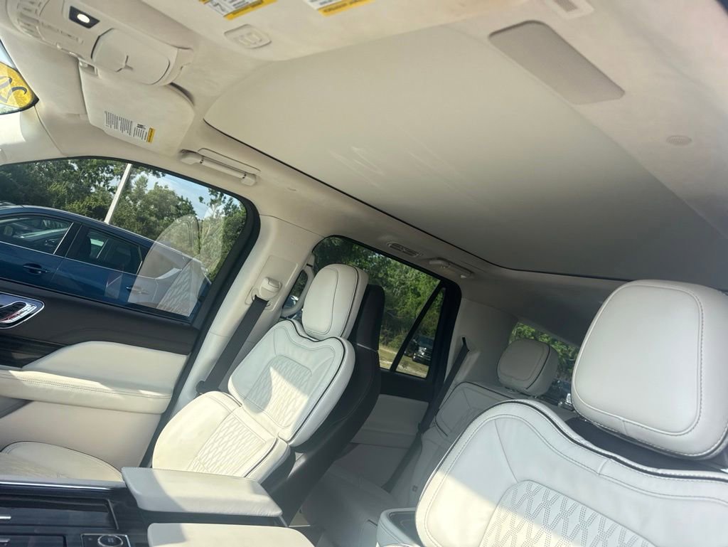 Used 2024 Lincoln Navigator Black Label AWD/4WD image 7