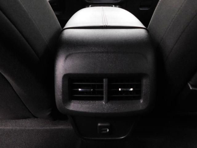 Used 2024 GMC Terrain SLE image 22