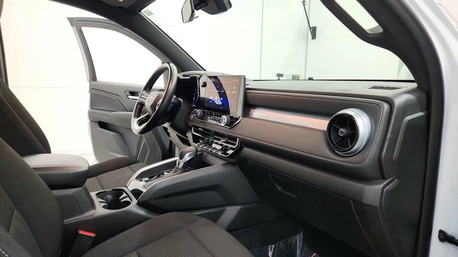 Used 2023 Chevrolet Colorado LT w/ LT Convenience Package AWD/4WD image 29