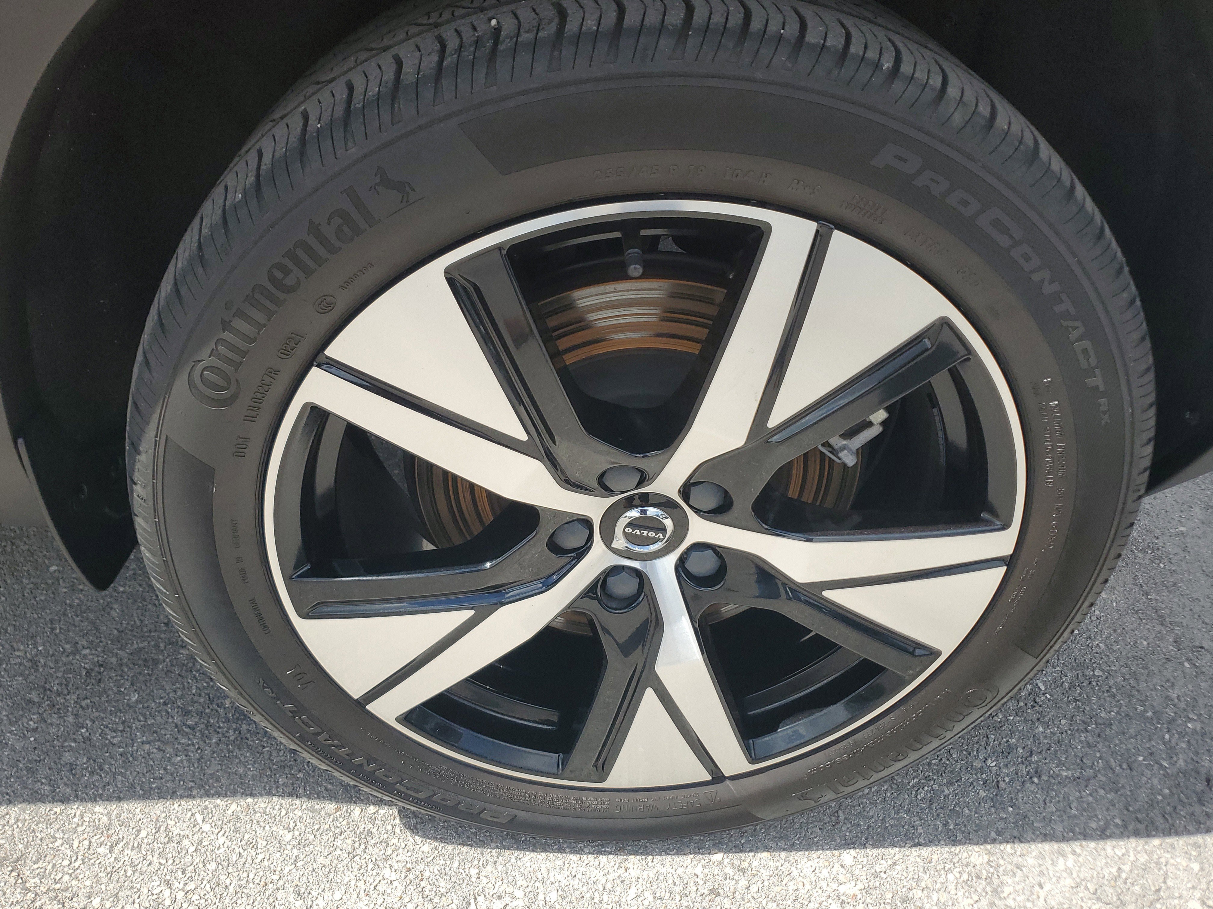 Used 2021 Volvo XC40 P8 Recharge w/ Advanced Package image 29