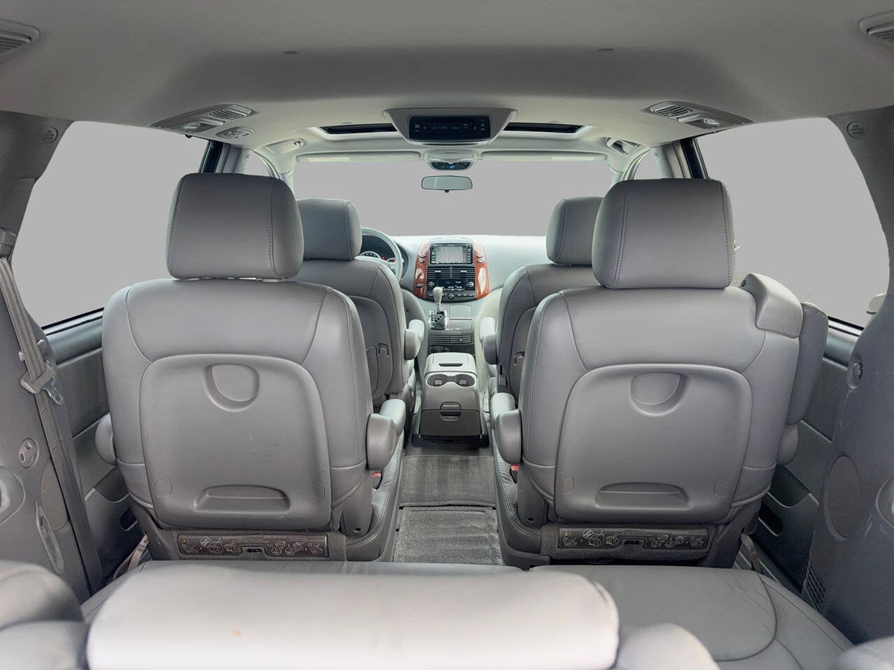 Used 2004 Toyota Sienna XLE w/ XLE Pkg 19 FWD image 26