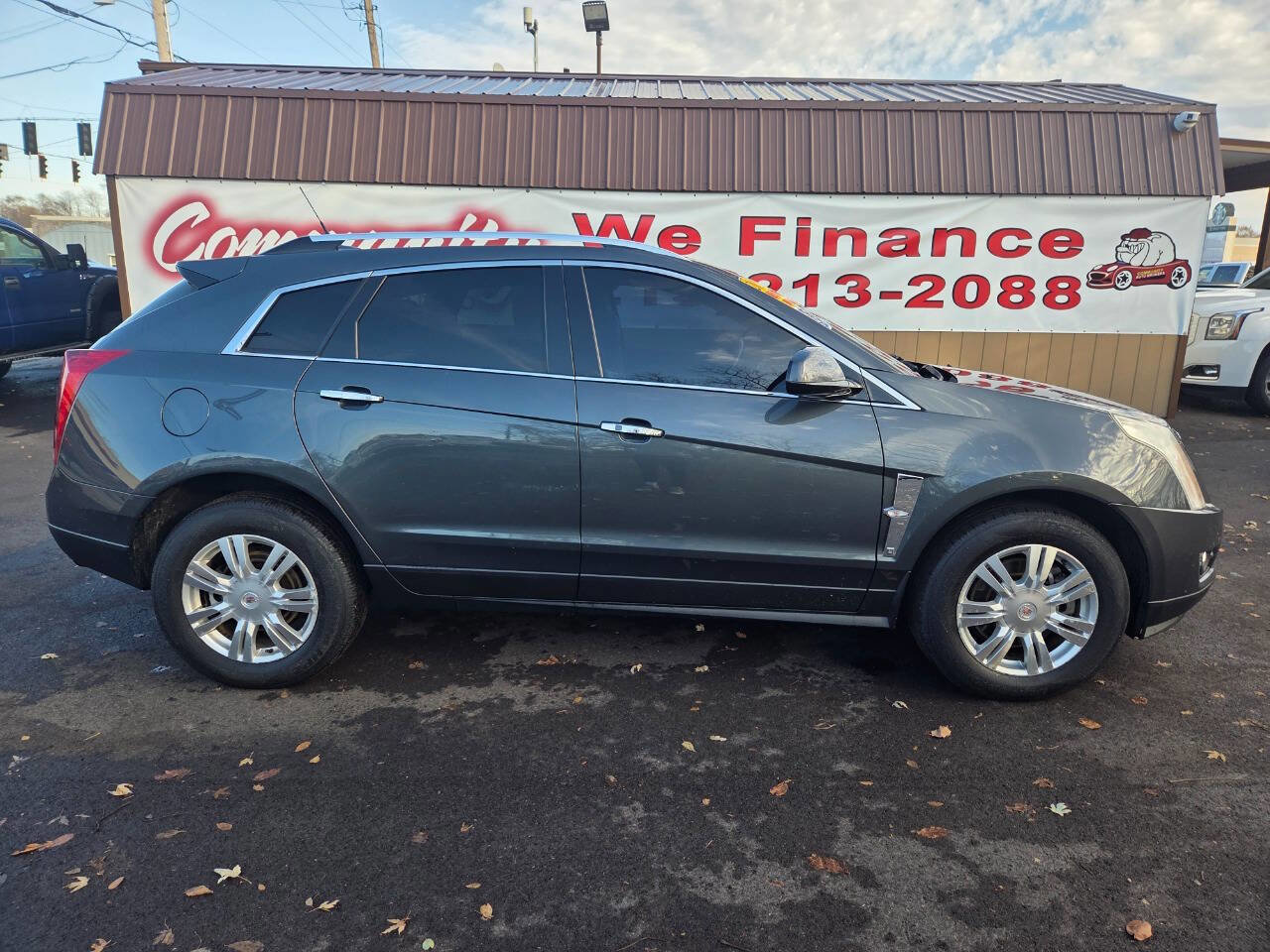 Used 2011 Cadillac SRX Luxury image 2