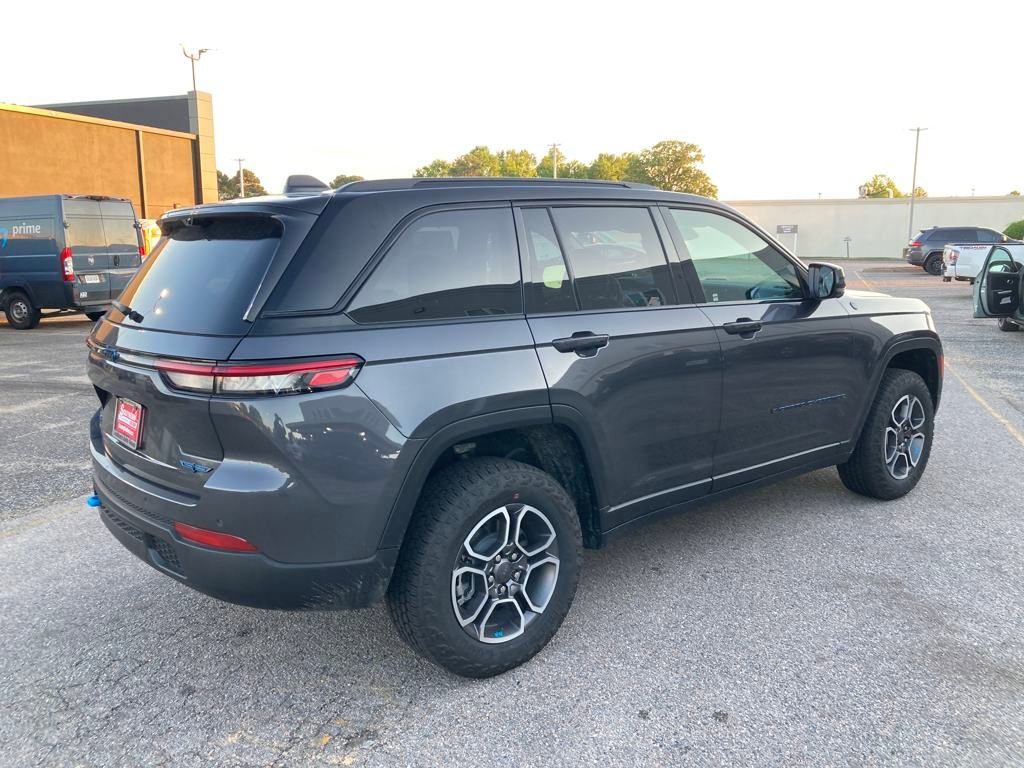 New 2024 Jeep Grand Cherokee Trailhawk w/ Advanced Protech Group II image 5