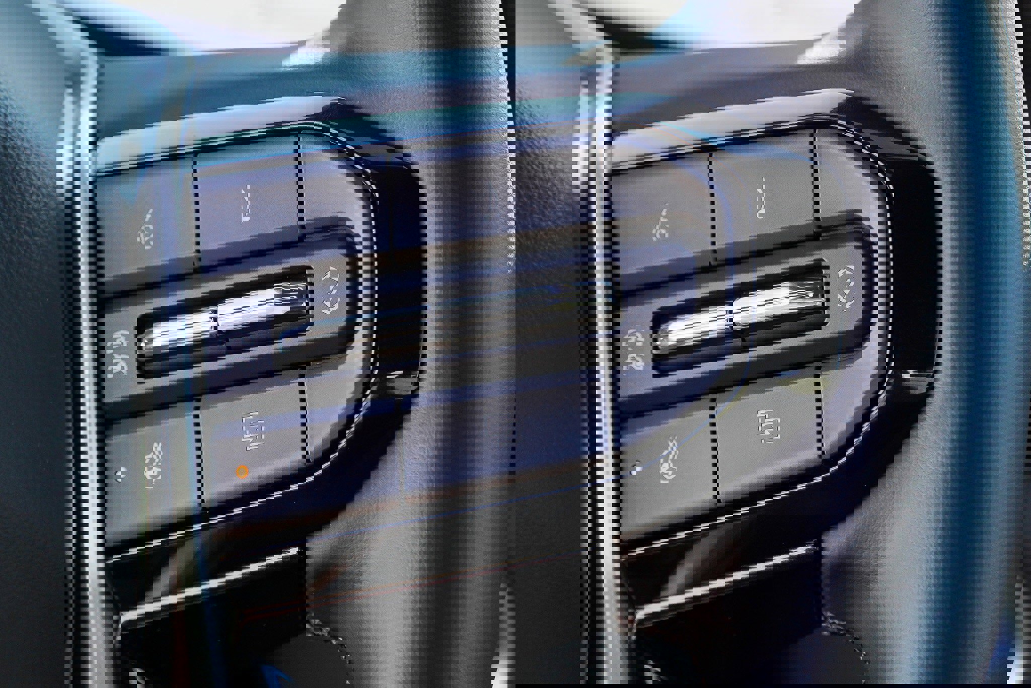 Used 2025 Chevrolet Colorado ZR2 w/ Technology Package image 34