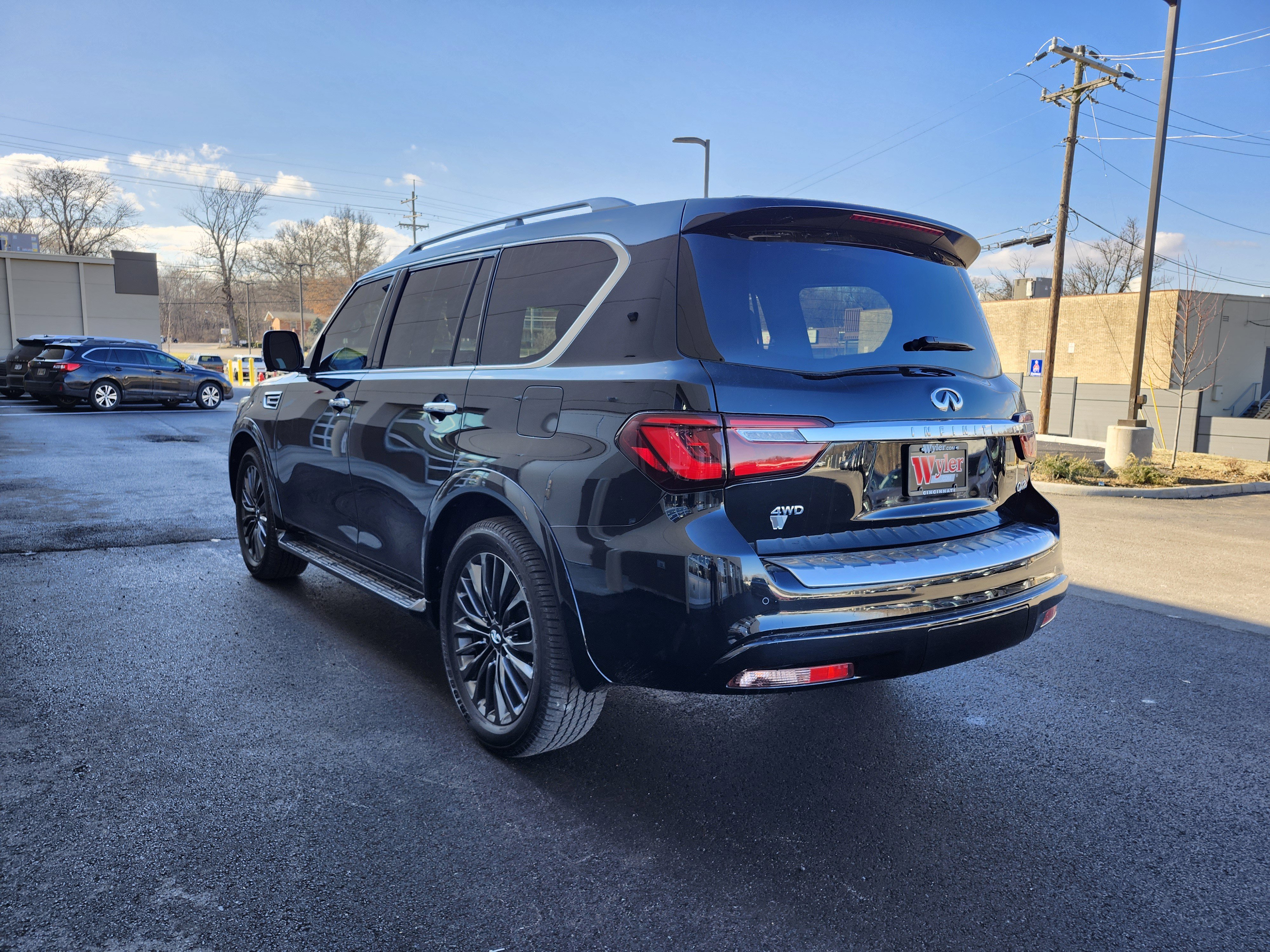 Used 2024 INFINITI QX80 Sensory w/ Cargo Package image 32