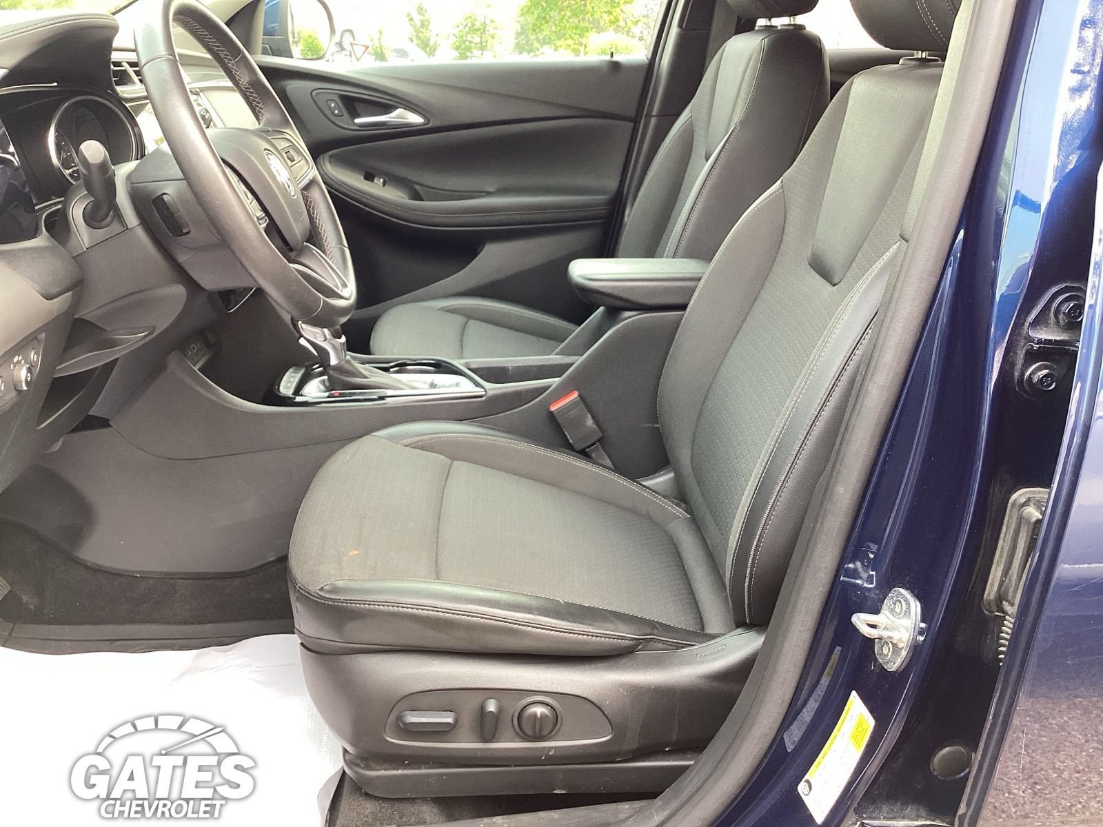 Used 2023 Buick Encore GX Preferred w/ Cold Weather Comfort Package AWD/4WD image 11