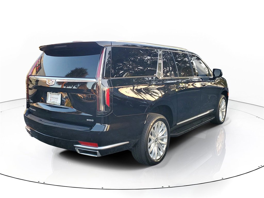 Used 2024 Cadillac Escalade ESV Luxury image 6