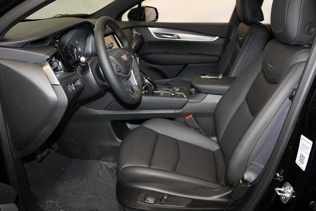 New 2025 Cadillac XT5 Luxury image 5