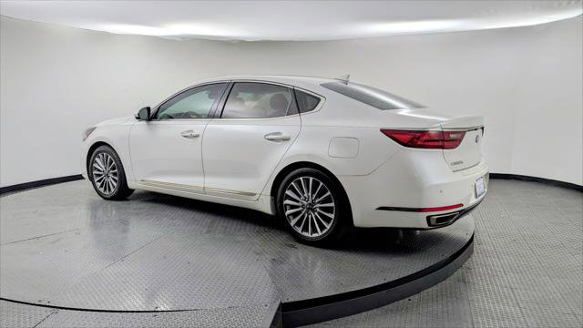 Used 2017 Kia Cadenza Premium w/ Luxury Package image 4