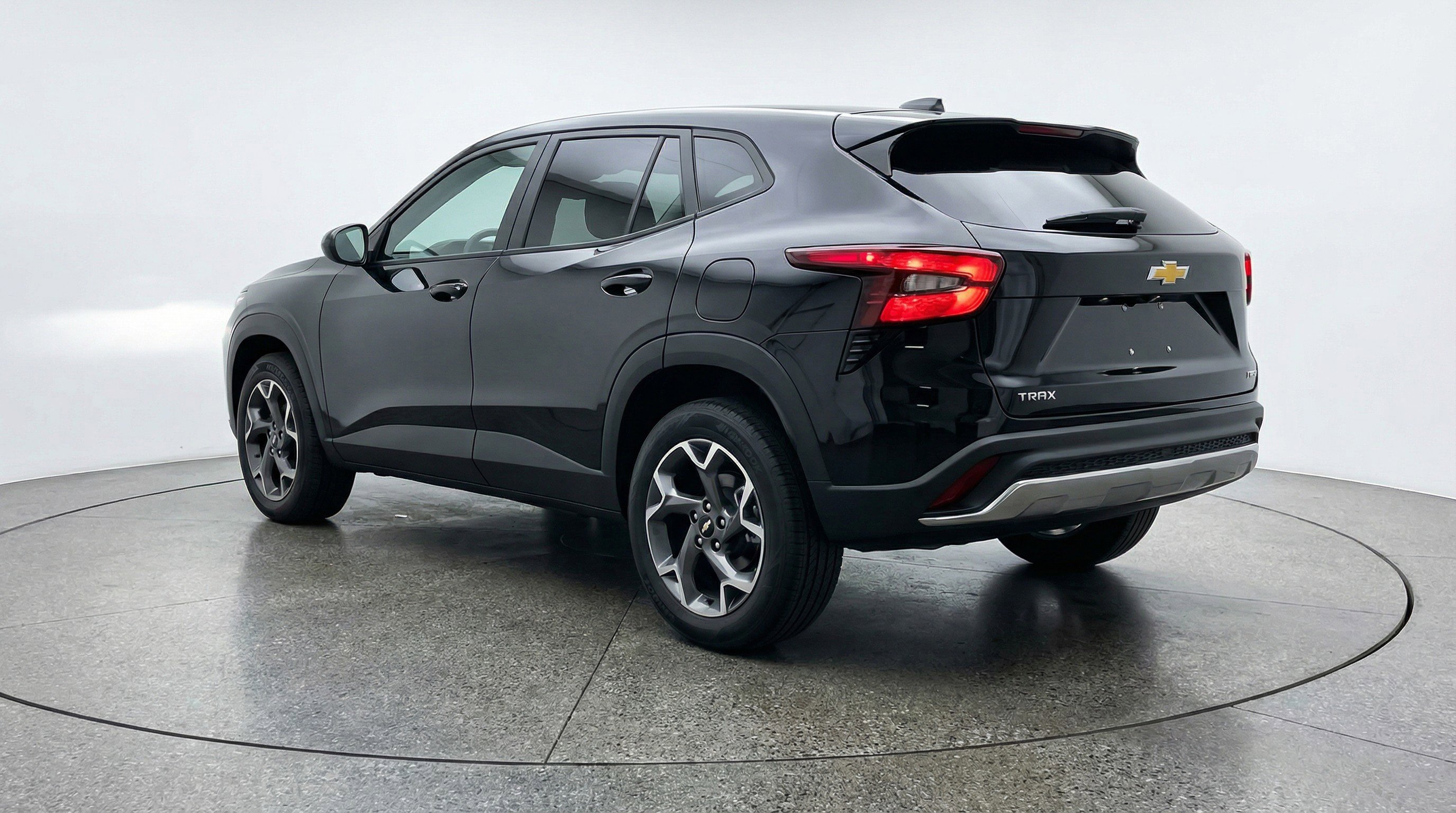 Used 2025 Chevrolet Trax LT image 6