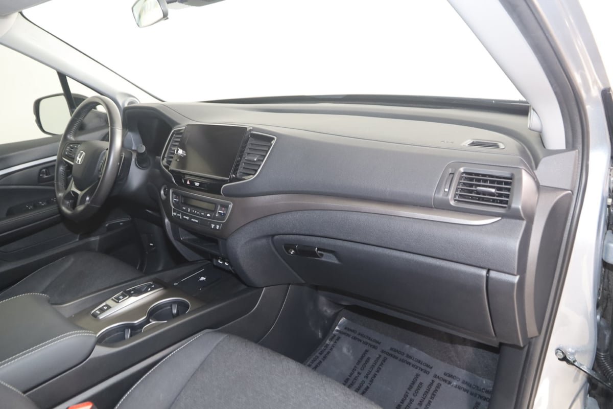 Used 2025 Honda Ridgeline Sport image 30