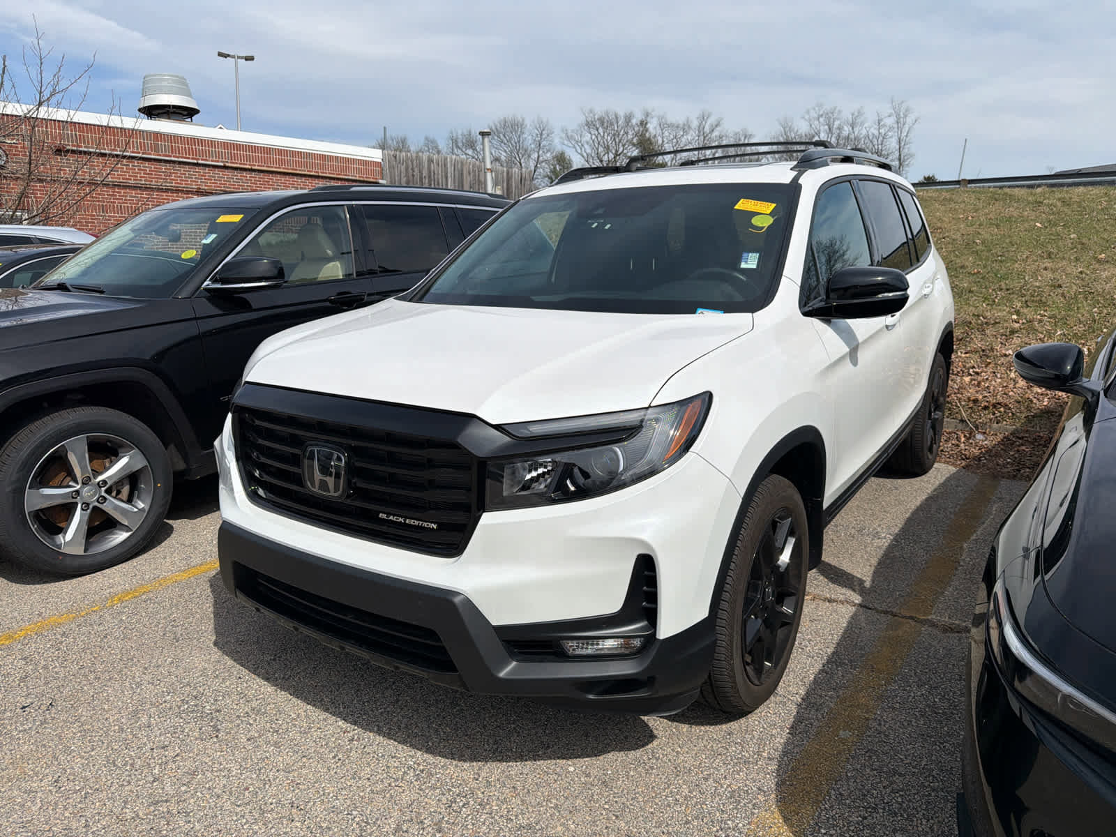 Used 2025 Honda Passport Black Edition image 9