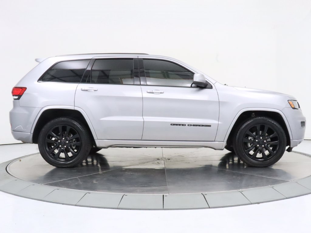 Used 2020 Jeep Grand Cherokee Altitude RWD image 6