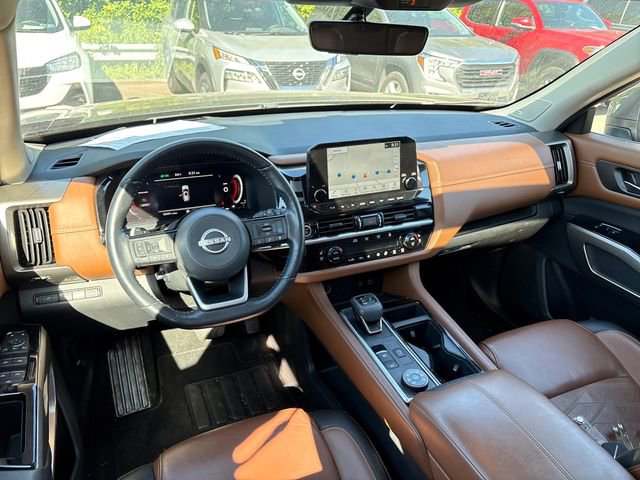 Certified 2023 Nissan Pathfinder Platinum AWD/4WD image 11