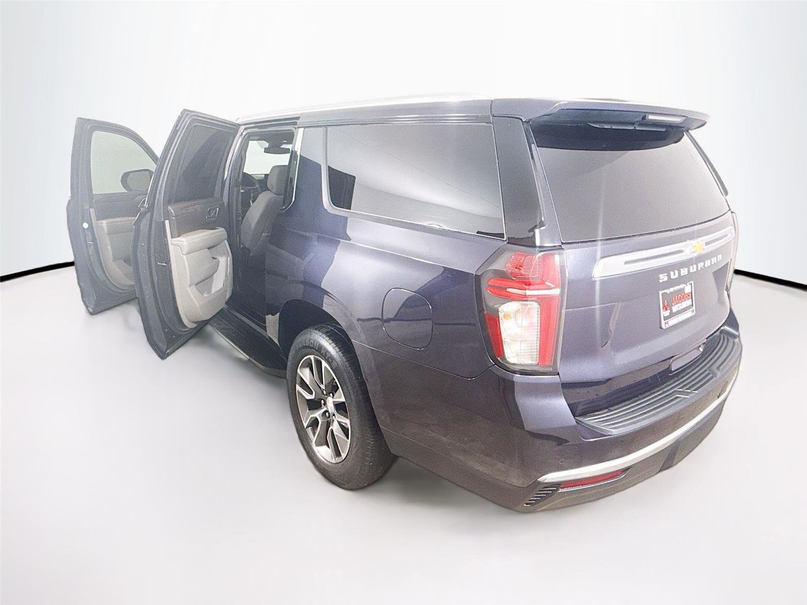 Used 2022 Chevrolet Suburban LS w/ Driver Alert Package RWD image 33