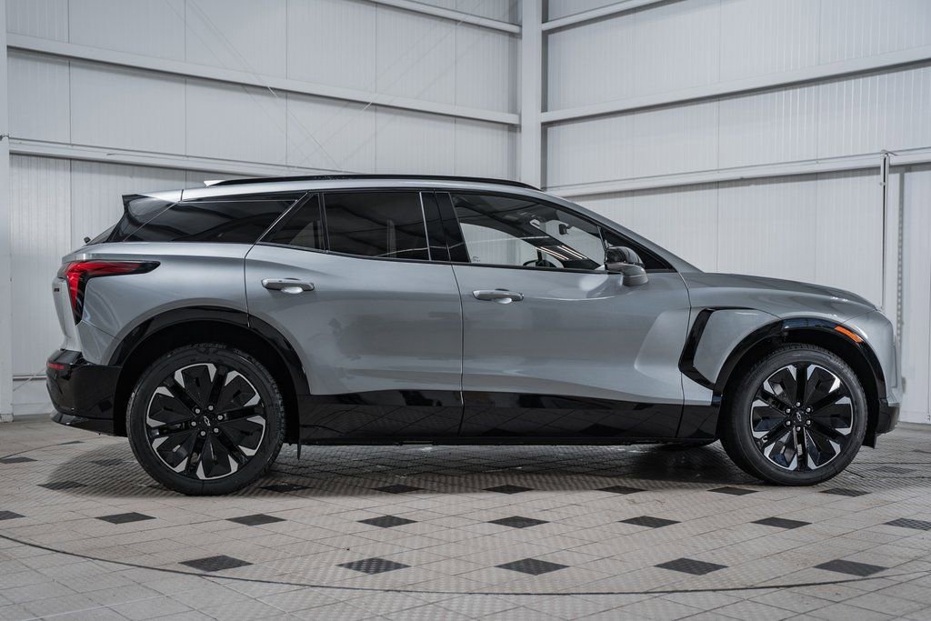 New 2025 Chevrolet Blazer EV RS RWD image 9