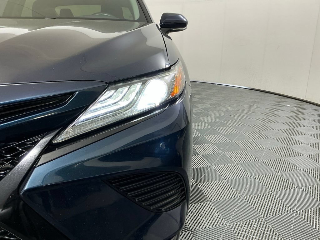Used 2018 Toyota Camry XSE FWD image 8