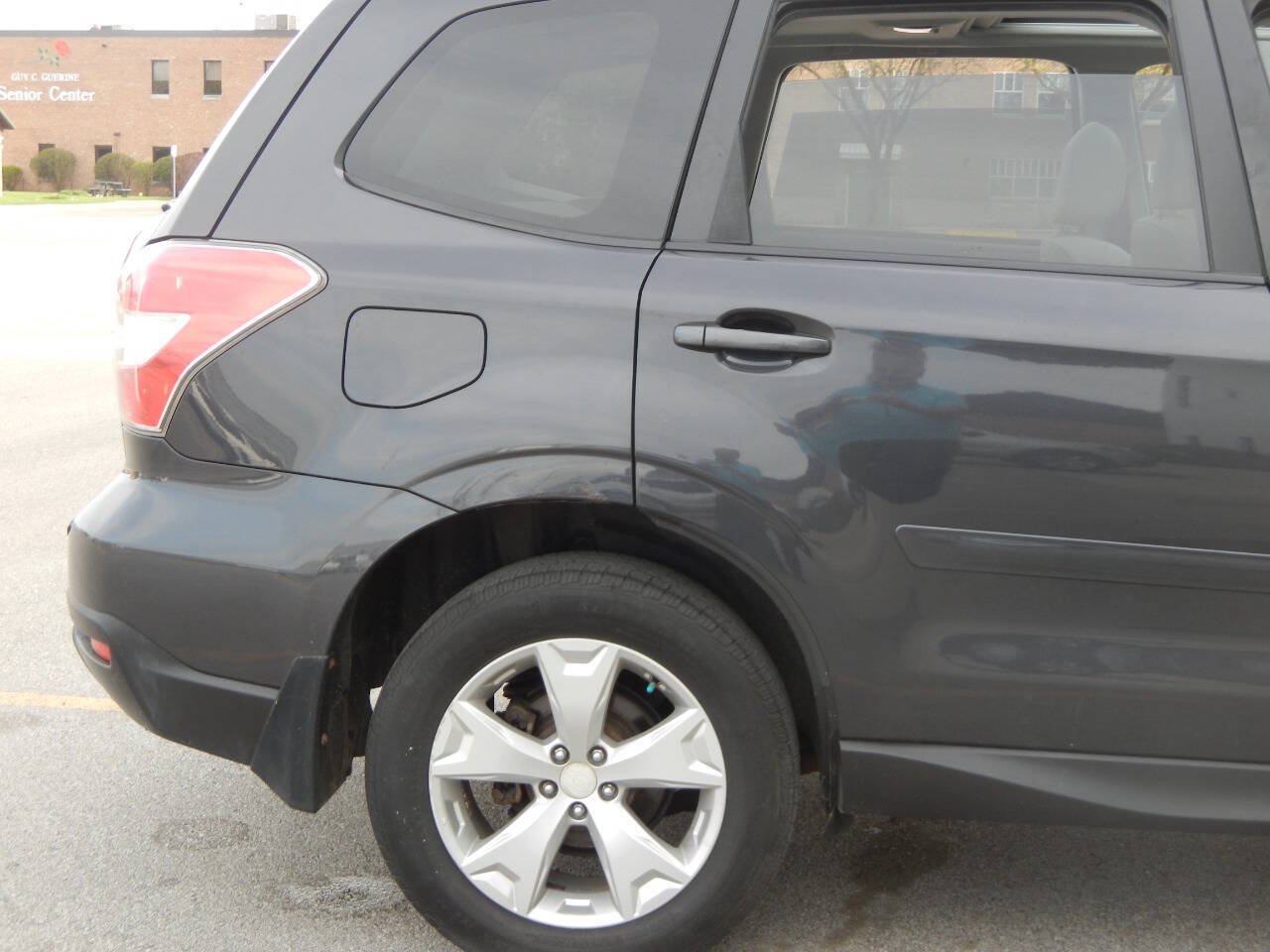 Used 2015 Subaru Forester 2.5i Premium w/ All-Weather Package AWD/4WD image 21