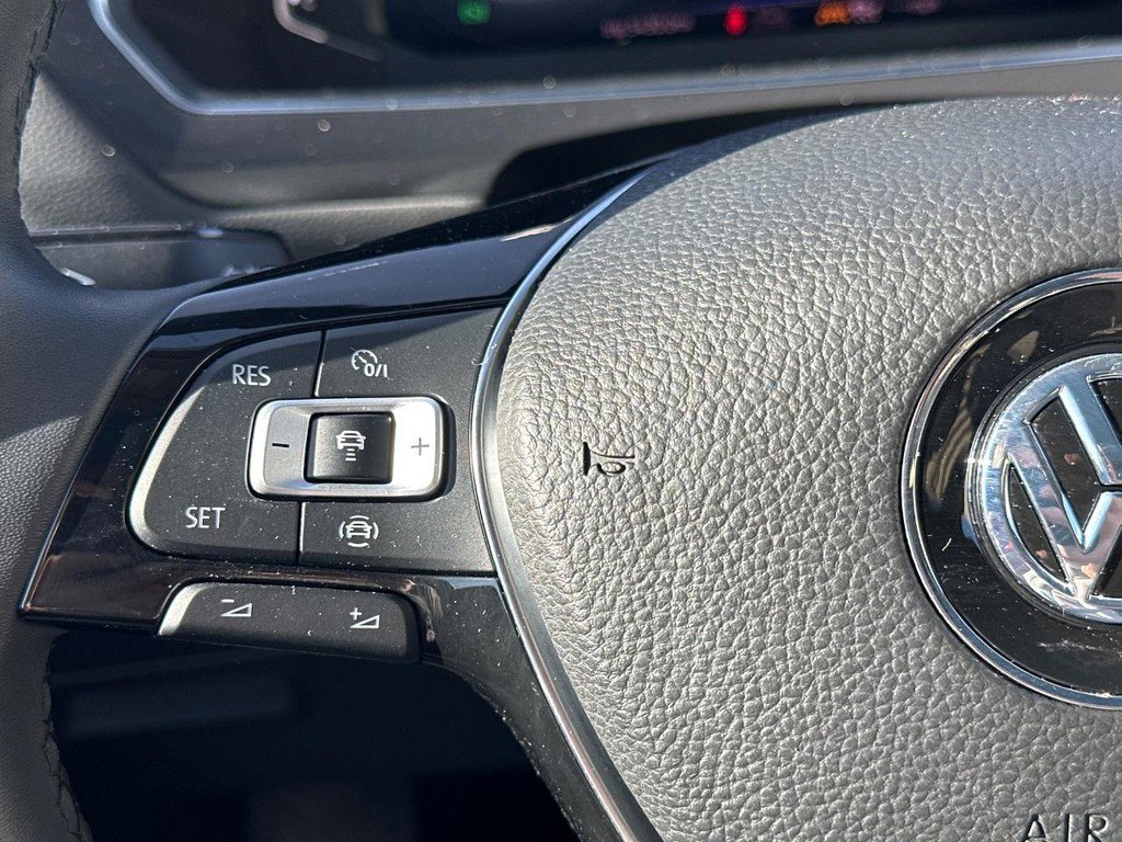 Used 2020 Volkswagen Tiguan SEL image 23