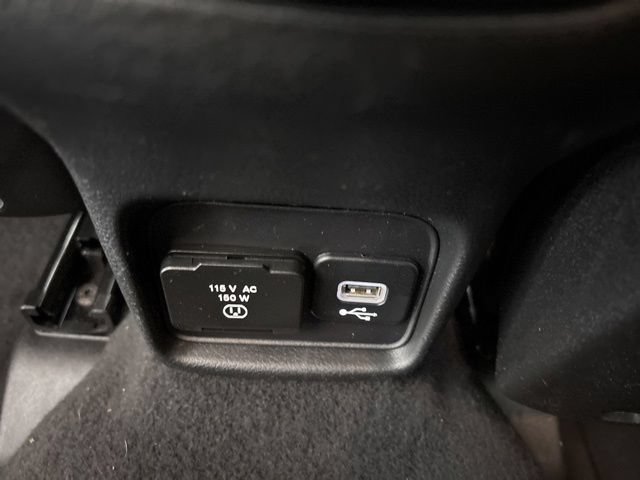 Used 2018 Jeep Compass Limited AWD/4WD image 11