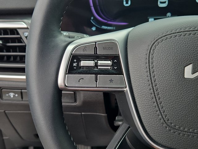 Used 2025 Kia Telluride LX FWD image 25