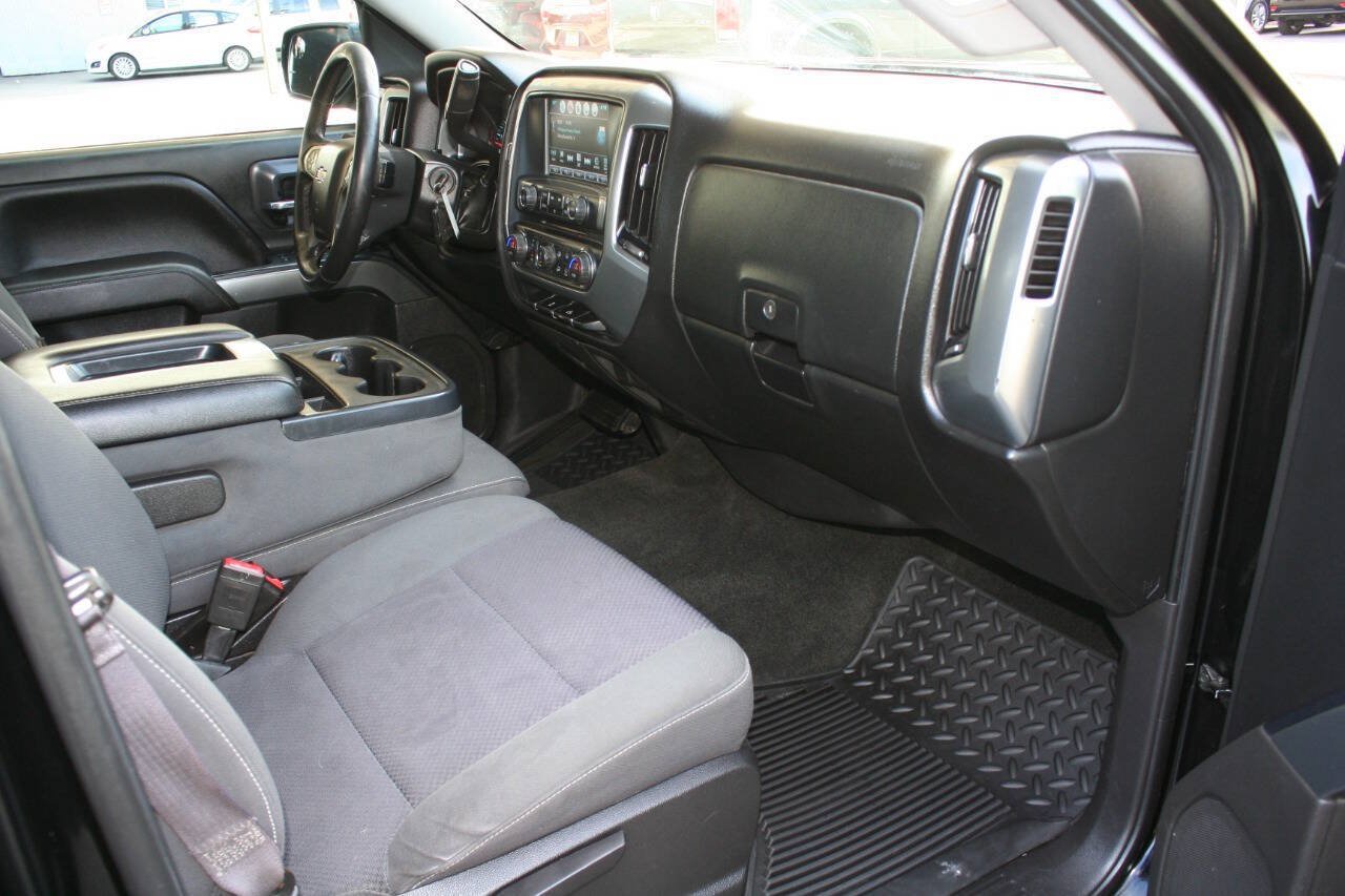 Used 2017 Chevrolet Silverado 1500 LT w/ LT Eassist Package AWD/4WD image 14