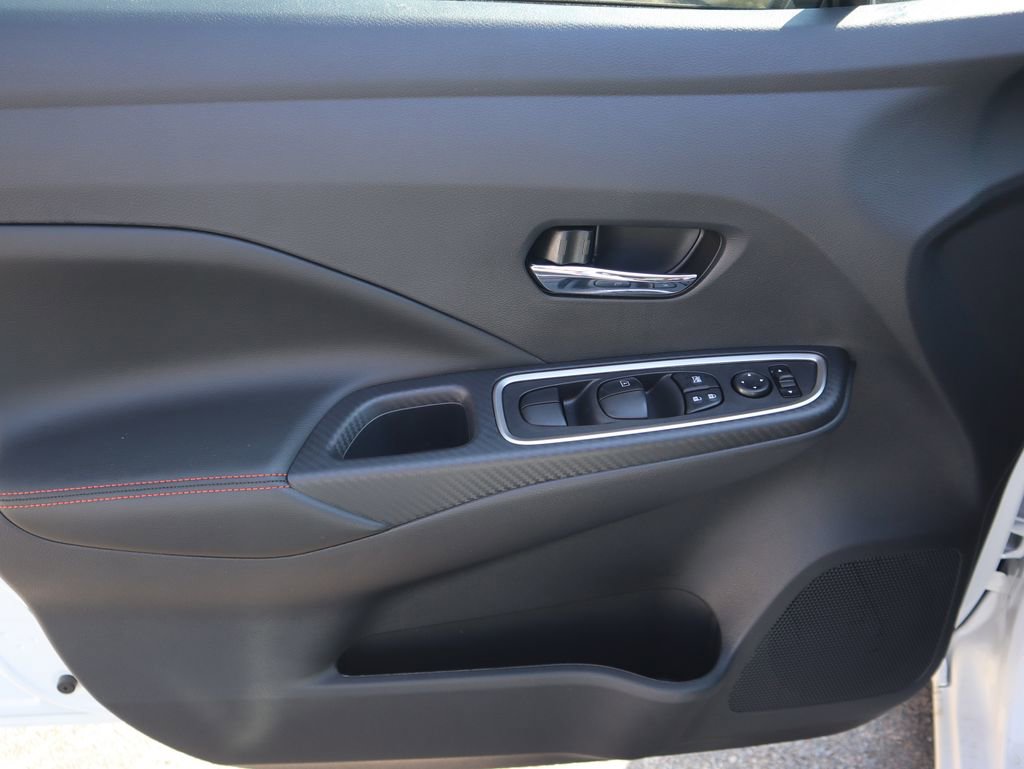 New 2025 Nissan Versa SR w/ Trunk Package image 17