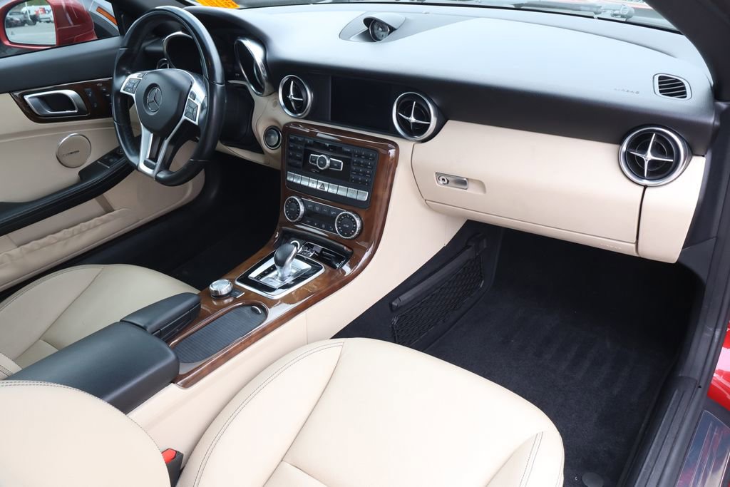 Used 2016 Mercedes-Benz SLK 300 image 34