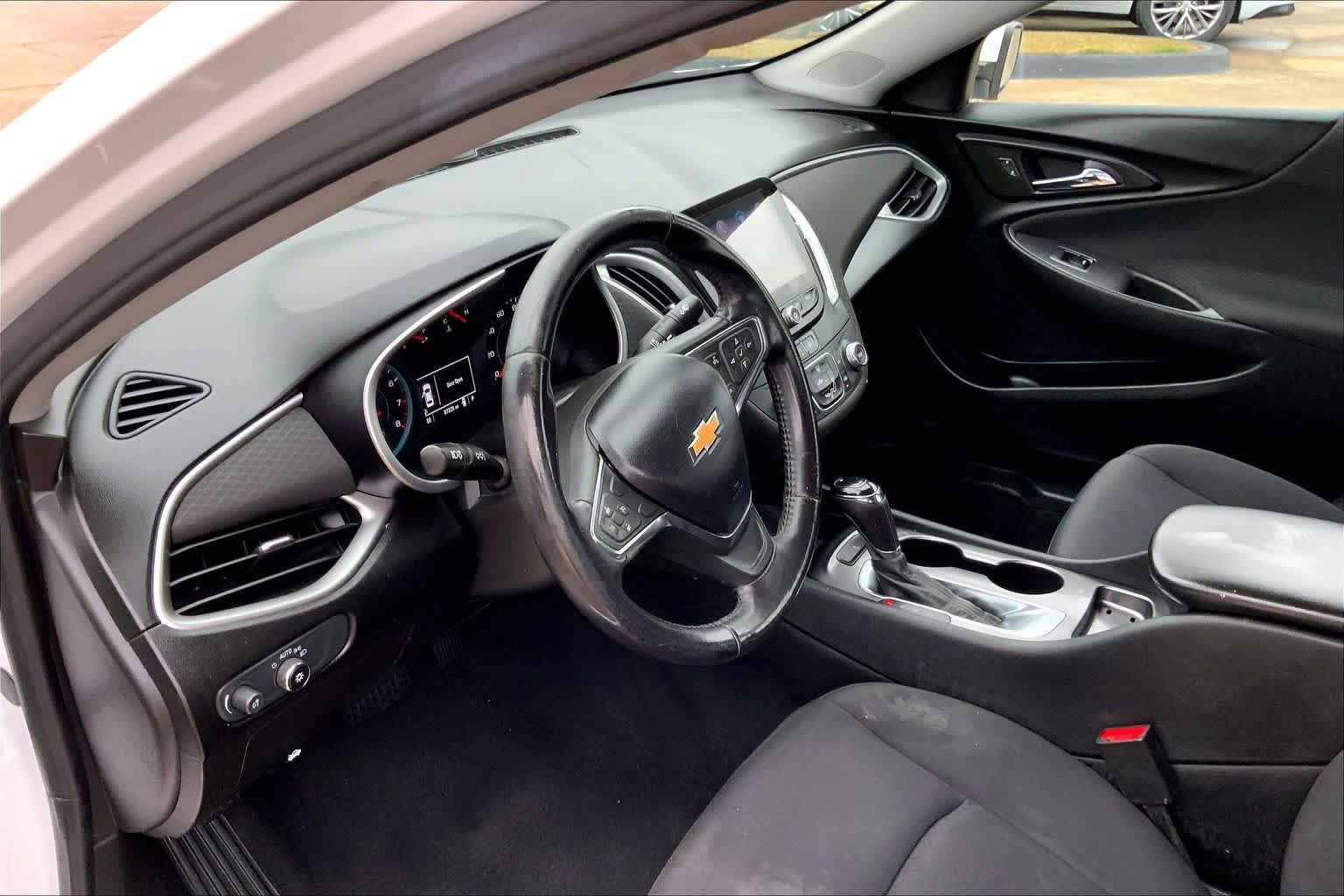 Used 2020 Chevrolet Malibu RS w/ LPO, Convenience Package 1 FWD image 16