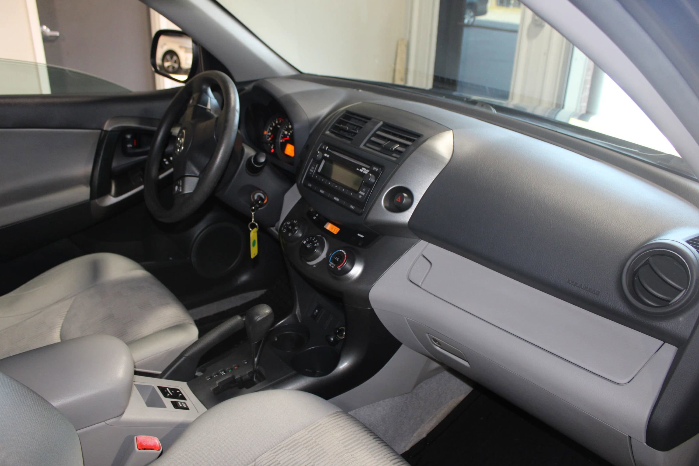 Used 2012 Toyota RAV4 FWD w/ Value Pkg image 24