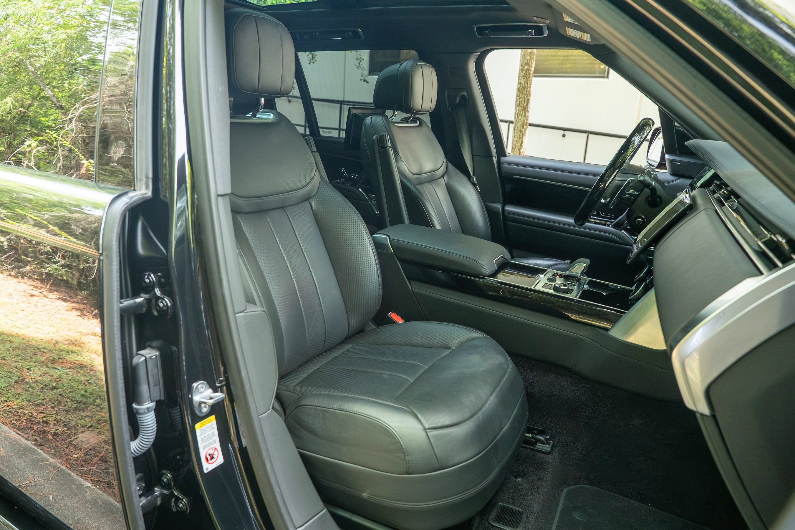 Used 2023 Land Rover Range Rover Long Wheelbase SE AWD/4WD image 20