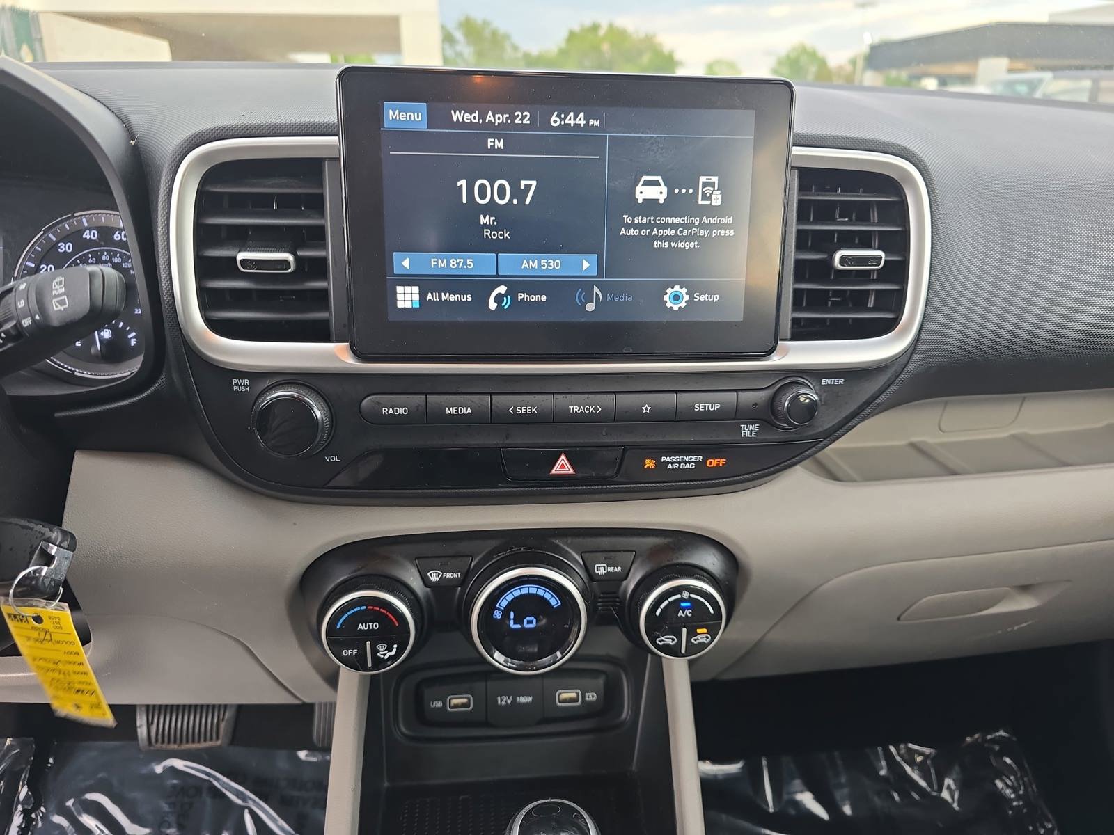 Used 2022 Hyundai Venue SEL w/ Cargo Package FWD image 22