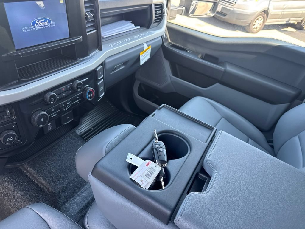 New 2026 Ford F550 4x4 Crew Cab image 11